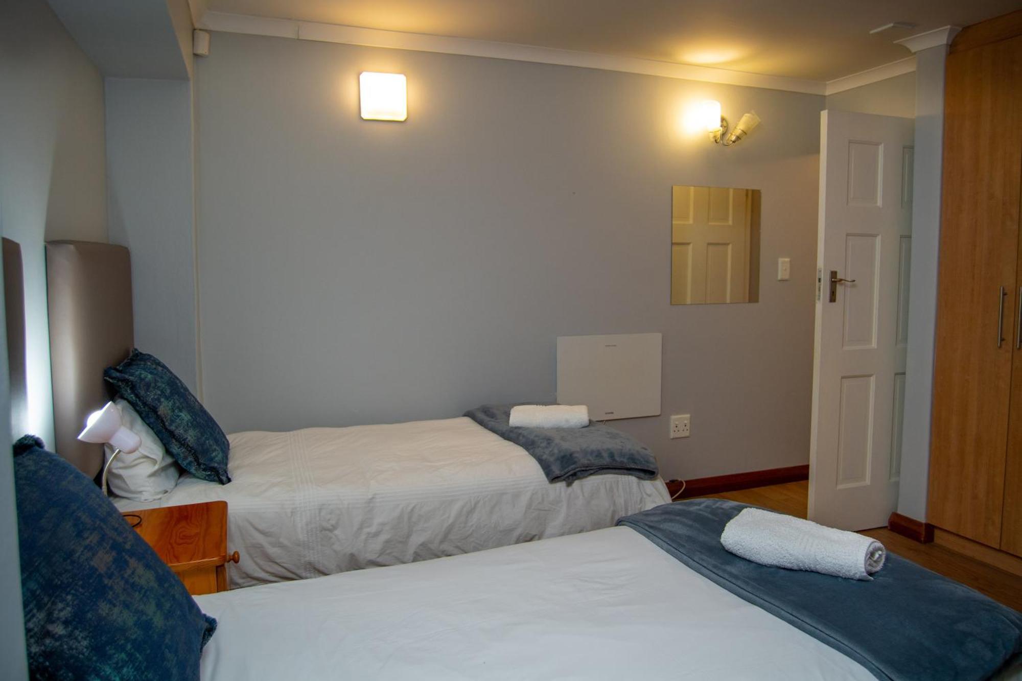 Great White Accommodation Kleinbaai Екстер'єр фото