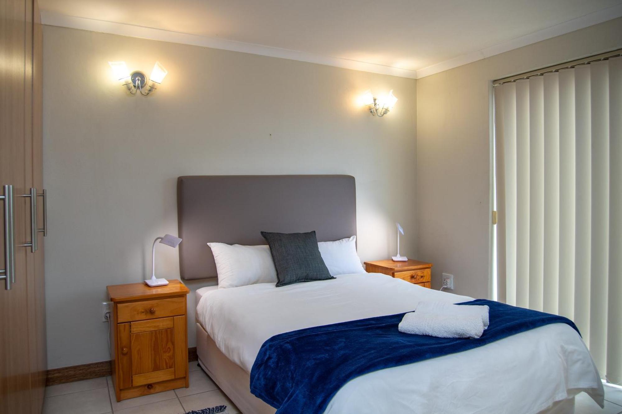 Great White Accommodation Kleinbaai Екстер'єр фото