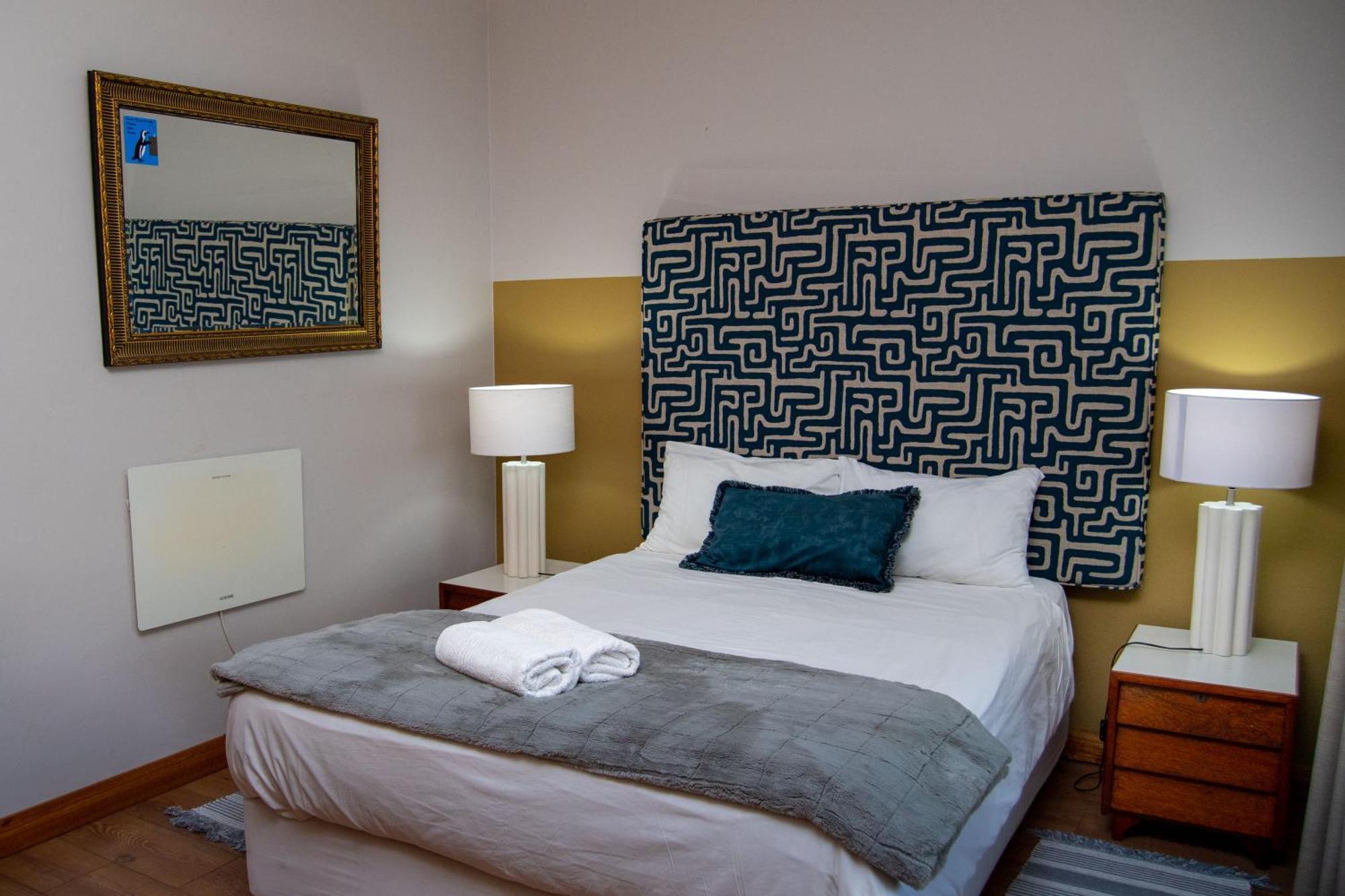 Great White Accommodation Kleinbaai Екстер'єр фото