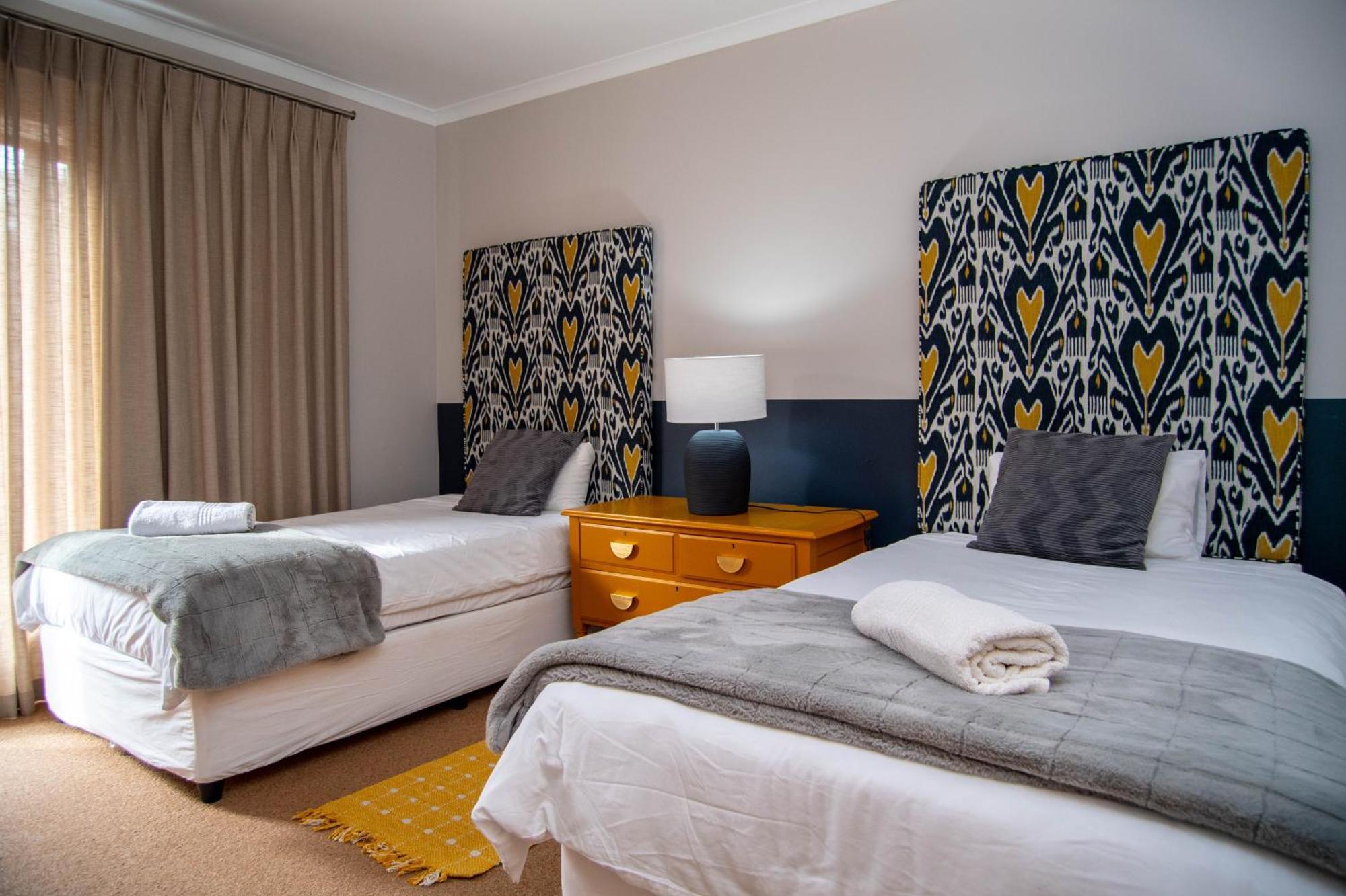 Great White Accommodation Kleinbaai Екстер'єр фото